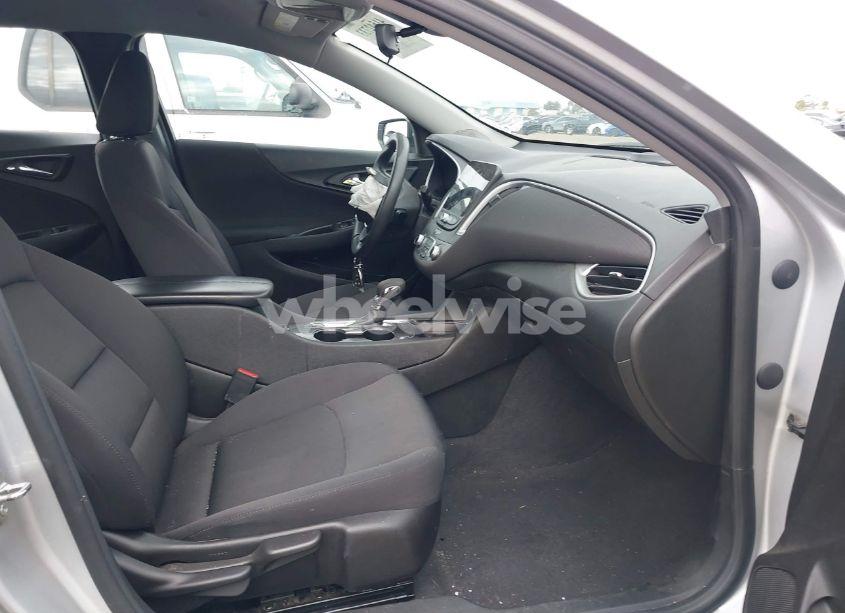 Photo 5 of 2022 Chevrolet Malibu FWD LT (VIN 1G1ZD5ST8NF140021)