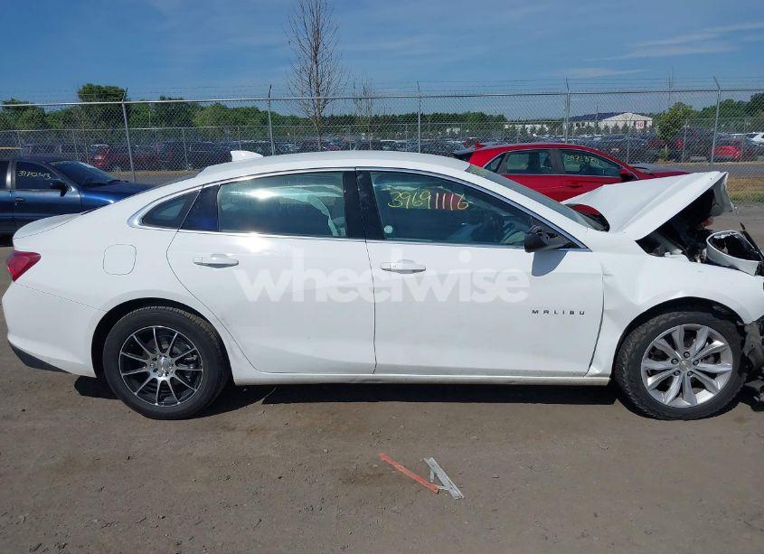 Photo 13 of 2022 Chevrolet Malibu FWD LT (VIN 1G1ZD5ST8NF147535)
