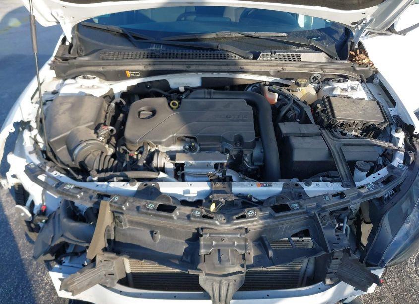 Photo 10 of 2022 Chevrolet Malibu FWD LT (VIN 1G1ZD5ST8NF161886)