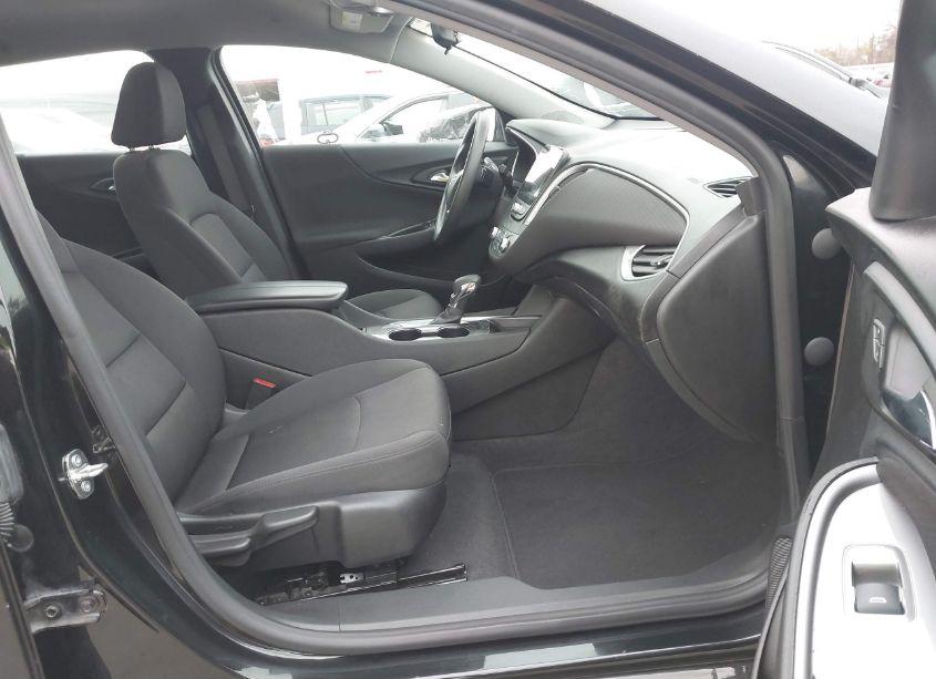 Photo 5 of 2023 Chevrolet Malibu FWD 1LT (VIN 1G1ZD5ST8PF132116)