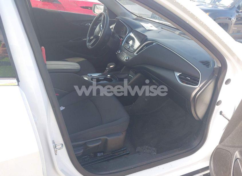 Photo 5 of 2024 Chevrolet Malibu FWD 1LT (VIN 1G1ZD5ST8RF127002)