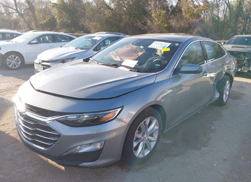 Photo 2 of 2024 Chevrolet Malibu FWD 1LT (VIN 1G1ZD5ST8RF127162)