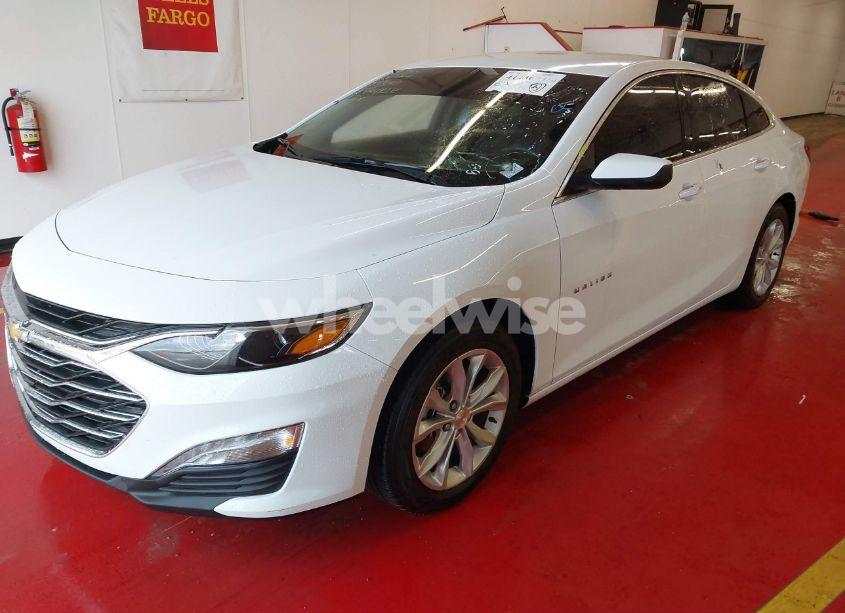 Photo 2 of 2024 Chevrolet Malibu FWD 1LT (VIN 1G1ZD5ST8RF179262)