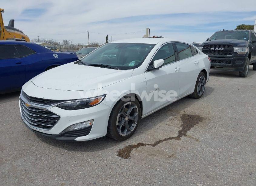 Photo 2 of 2024 Chevrolet Malibu FWD 1LT (VIN 1G1ZD5ST8RF179651)