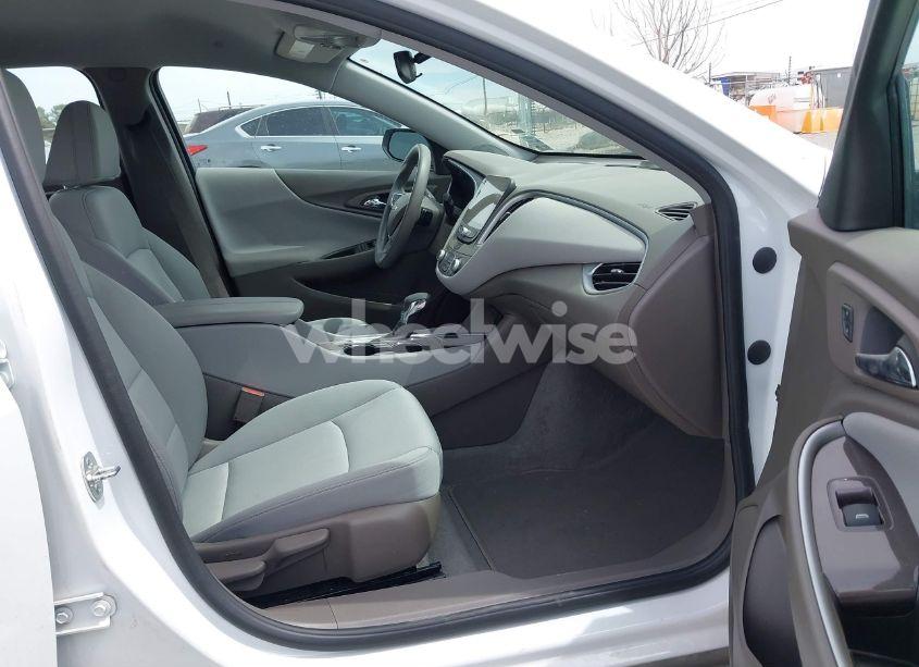 Photo 5 of 2024 Chevrolet Malibu FWD 1LT (VIN 1G1ZD5ST8RF179651)