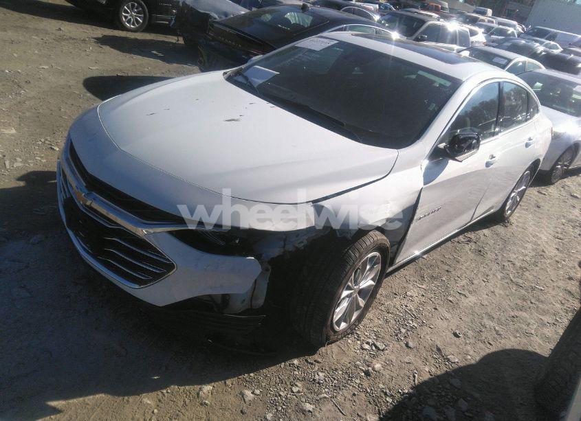 Photo 2 of 2024 Chevrolet Malibu FWD 1LT (VIN 1G1ZD5ST8RF189225)