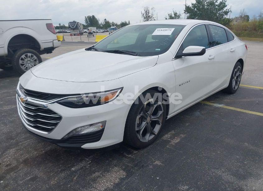 Photo 2 of 2024 Chevrolet Malibu FWD 1LT (VIN 1G1ZD5ST8RF222126)