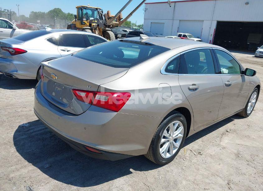 Photo 4 of 2024 Chevrolet Malibu FWD 1LT (VIN 1G1ZD5ST8RF223163)