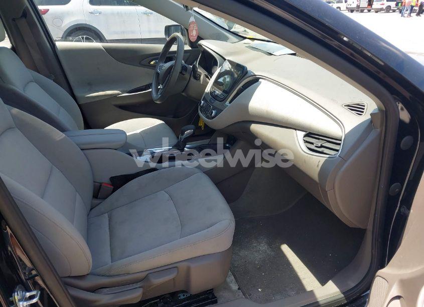 Photo 5 of 2025 Chevrolet Malibu FWD 1LT (VIN 1G1ZD5ST8SF149944)