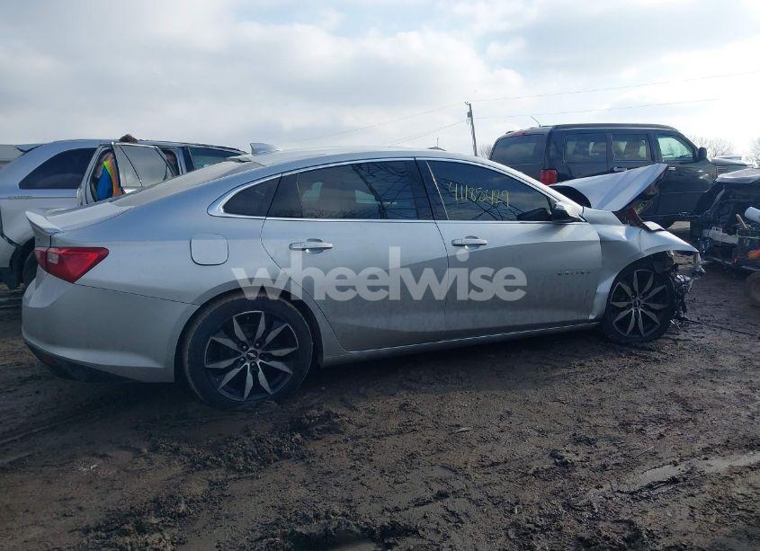 Photo 12 of 2018 Chevrolet Malibu LT (VIN 1G1ZD5ST9JF102047)