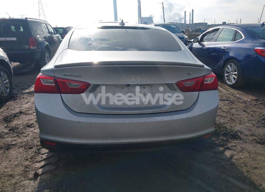 Photo 15 of 2018 Chevrolet Malibu LT (VIN 1G1ZD5ST9JF102047)