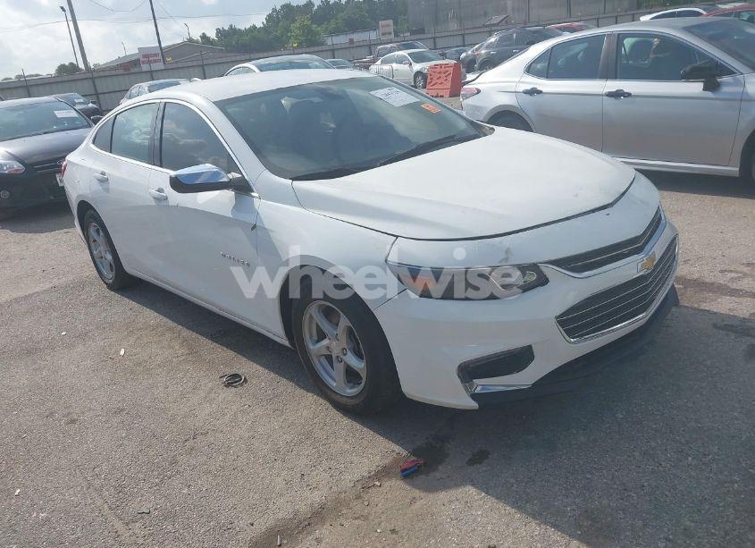 2018 Chevrolet Malibu LT (VIN 1G1ZD5ST9JF125831) main photo