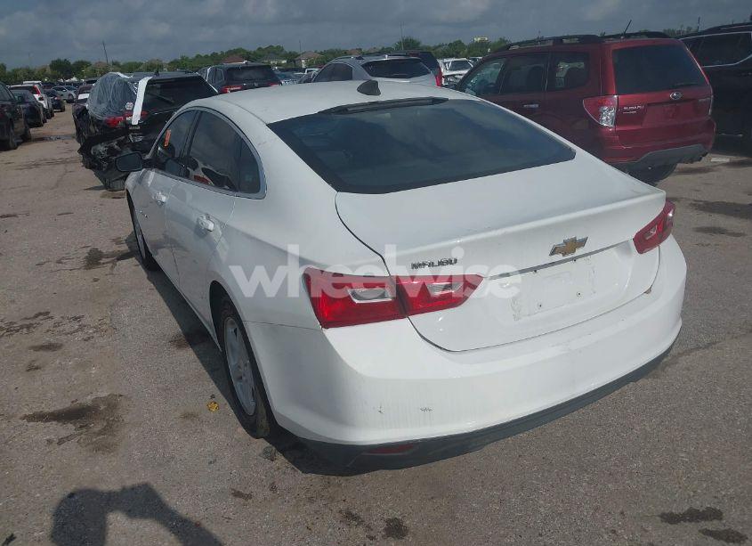 Photo 3 of 2018 Chevrolet Malibu LT (VIN 1G1ZD5ST9JF125831)