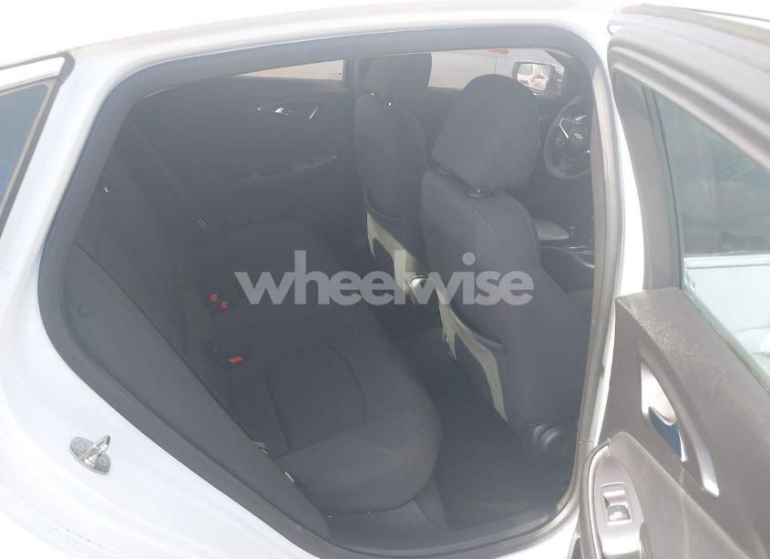 Photo 8 of 2018 Chevrolet Malibu LT (VIN 1G1ZD5ST9JF125831)