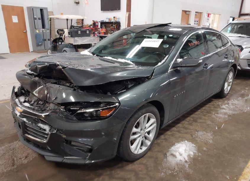 Photo 2 of 2018 Chevrolet Malibu LT (VIN 1G1ZD5ST9JF130642)