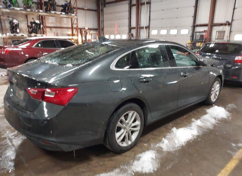 Photo 4 of 2018 Chevrolet Malibu LT (VIN 1G1ZD5ST9JF130642)