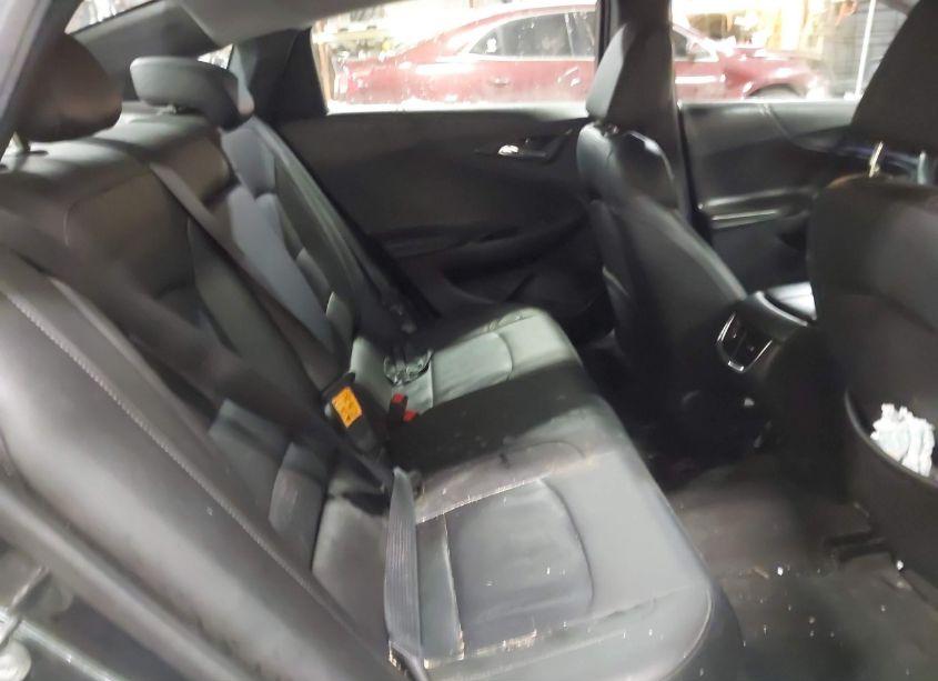 Photo 8 of 2018 Chevrolet Malibu LT (VIN 1G1ZD5ST9JF130642)