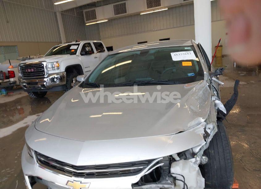 Photo 12 of 2018 Chevrolet Malibu LT (VIN 1G1ZD5ST9JF132794)