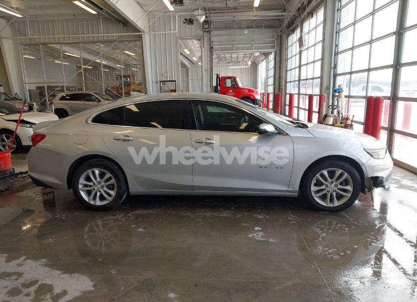 Photo 13 of 2018 Chevrolet Malibu LT (VIN 1G1ZD5ST9JF132794)