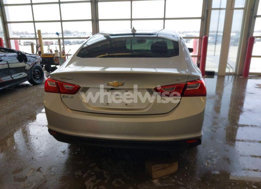 Photo 16 of 2018 Chevrolet Malibu LT (VIN 1G1ZD5ST9JF132794)