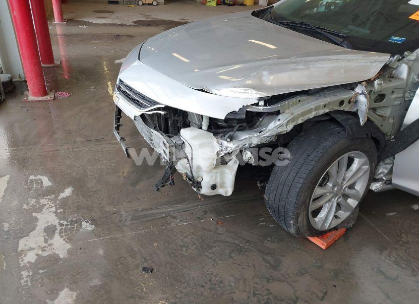 Photo 6 of 2018 Chevrolet Malibu LT (VIN 1G1ZD5ST9JF132794)