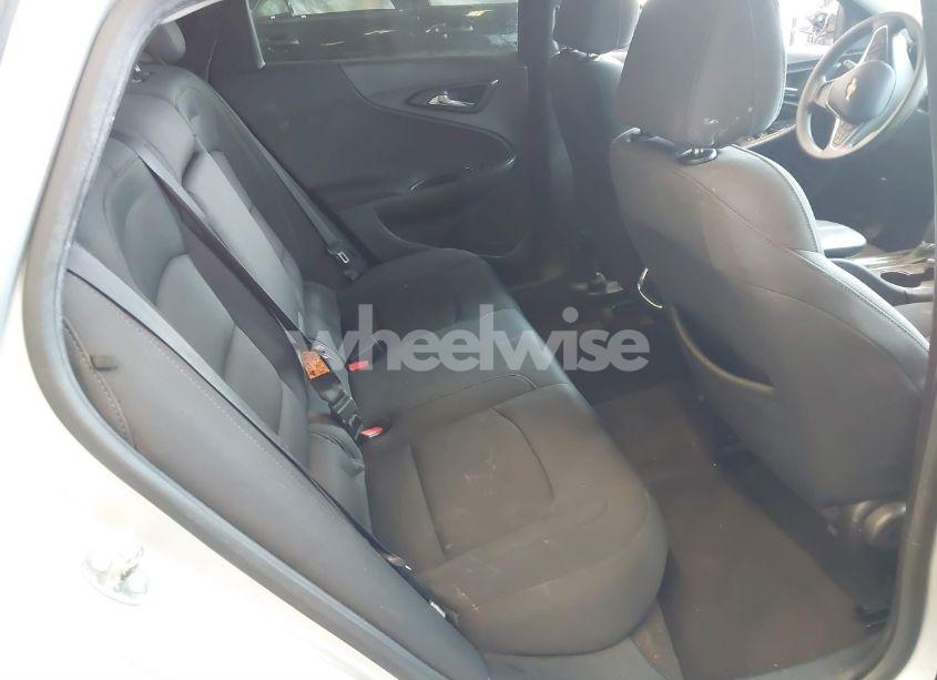 Photo 8 of 2018 Chevrolet Malibu LT (VIN 1G1ZD5ST9JF132794)