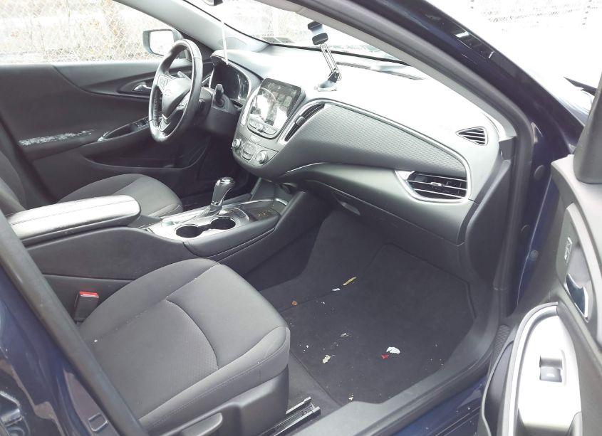 Photo 5 of 2018 Chevrolet Malibu LT (VIN 1G1ZD5ST9JF142287)