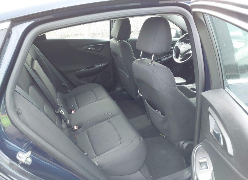 Photo 8 of 2018 Chevrolet Malibu LT (VIN 1G1ZD5ST9JF142287)