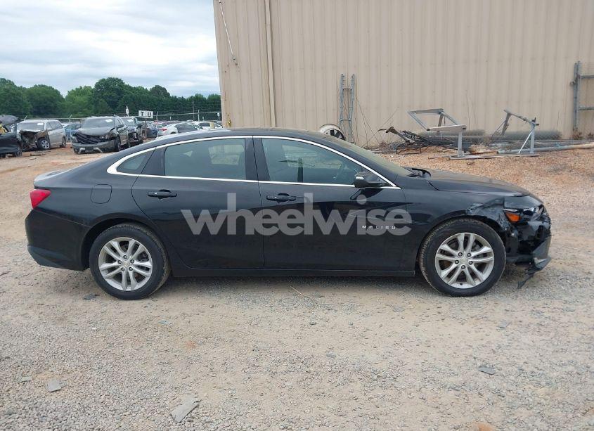 Photo 13 of 2018 Chevrolet Malibu LT (VIN 1G1ZD5ST9JF152446)