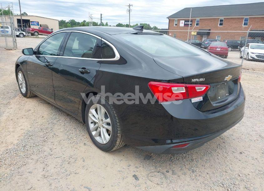 Photo 3 of 2018 Chevrolet Malibu LT (VIN 1G1ZD5ST9JF152446)