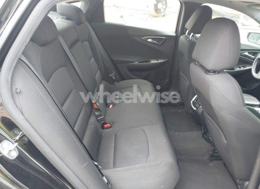 Photo 8 of 2018 Chevrolet Malibu LT (VIN 1G1ZD5ST9JF152446)