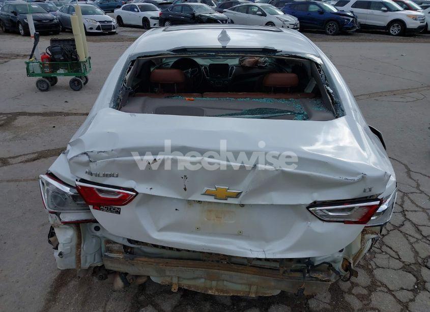 Photo 17 of 2018 Chevrolet Malibu LT (VIN 1G1ZD5ST9JF156917)