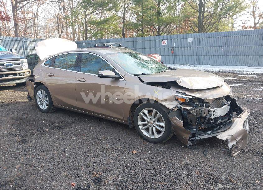 2018 Chevrolet Malibu LT (VIN 1G1ZD5ST9JF156982) main photo