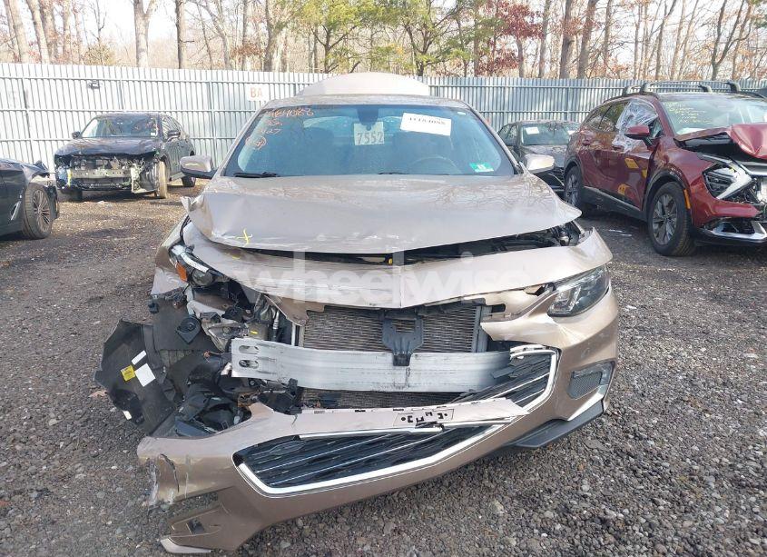 Photo 12 of 2018 Chevrolet Malibu LT (VIN 1G1ZD5ST9JF156982)