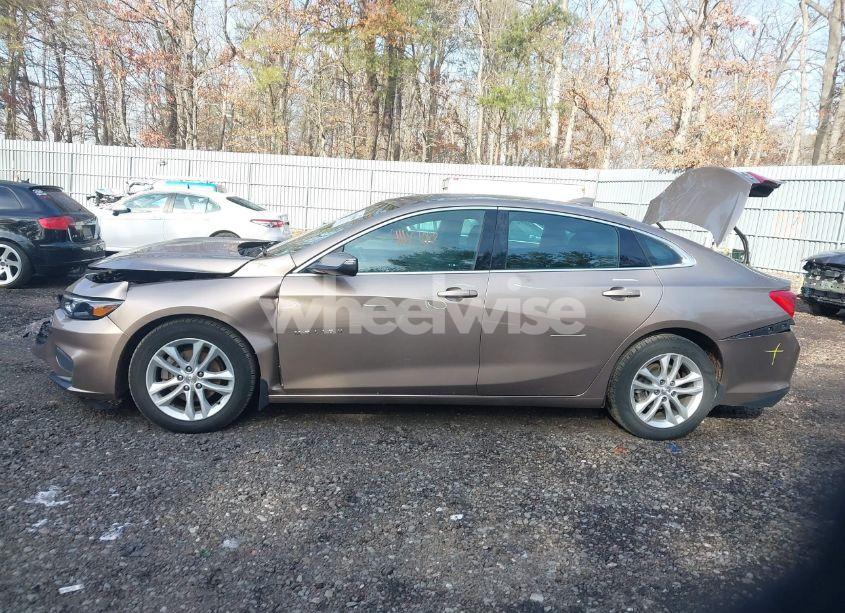 Photo 14 of 2018 Chevrolet Malibu LT (VIN 1G1ZD5ST9JF156982)