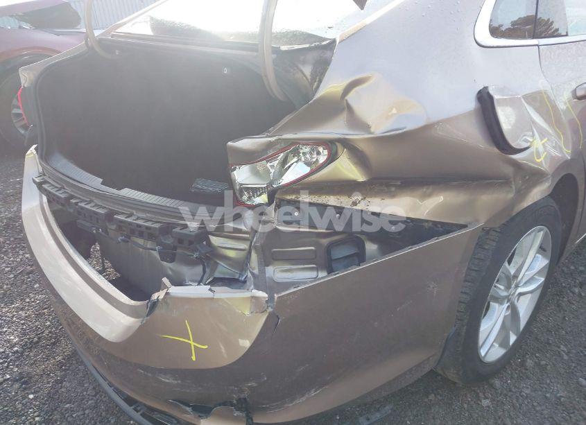 Photo 6 of 2018 Chevrolet Malibu LT (VIN 1G1ZD5ST9JF156982)