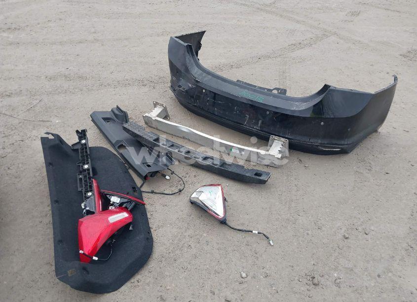 Photo 12 of 2018 Chevrolet Malibu LT (VIN 1G1ZD5ST9JF179419)