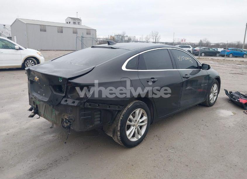 Photo 4 of 2018 Chevrolet Malibu LT (VIN 1G1ZD5ST9JF179419)