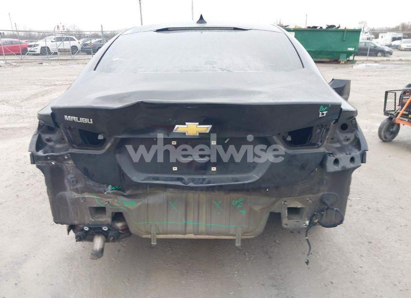 Photo 6 of 2018 Chevrolet Malibu LT (VIN 1G1ZD5ST9JF179419)
