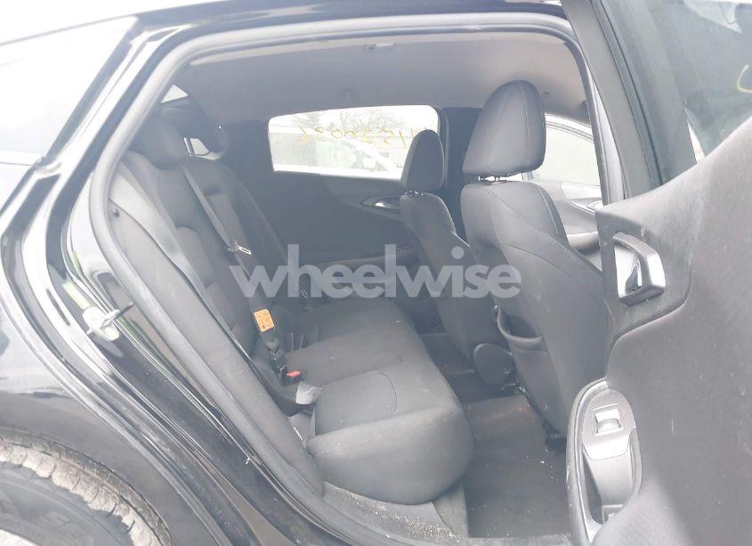 Photo 8 of 2018 Chevrolet Malibu LT (VIN 1G1ZD5ST9JF179419)