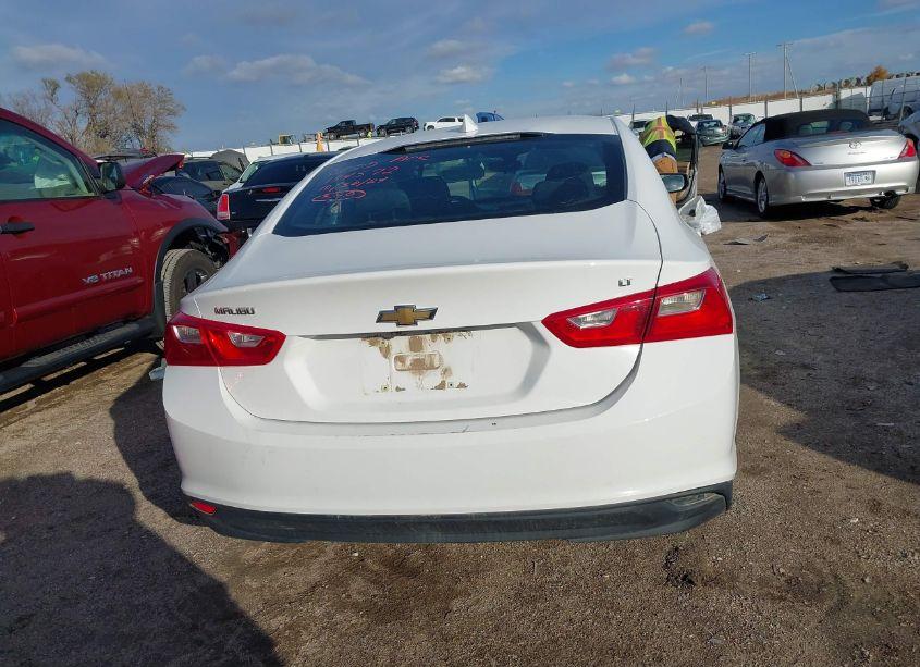 Photo 16 of 2018 Chevrolet Malibu LT (VIN 1G1ZD5ST9JF191344)