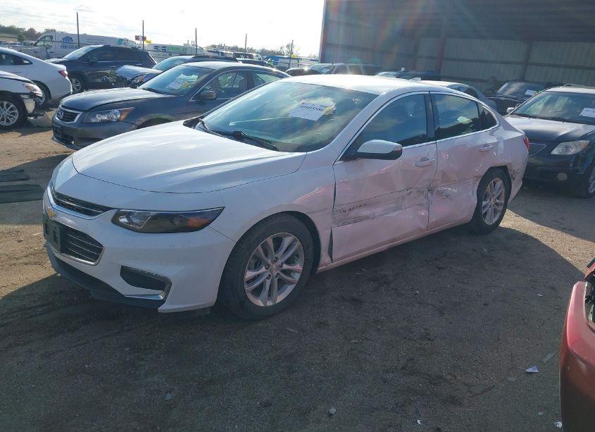 Photo 2 of 2018 Chevrolet Malibu LT (VIN 1G1ZD5ST9JF191344)