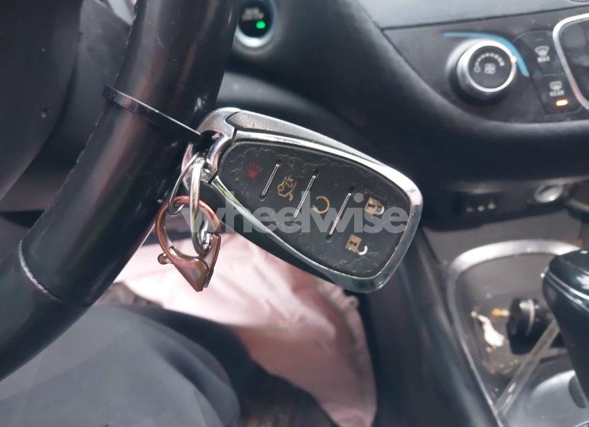 Photo 11 of 2018 Chevrolet Malibu LT (VIN 1G1ZD5ST9JF192168)