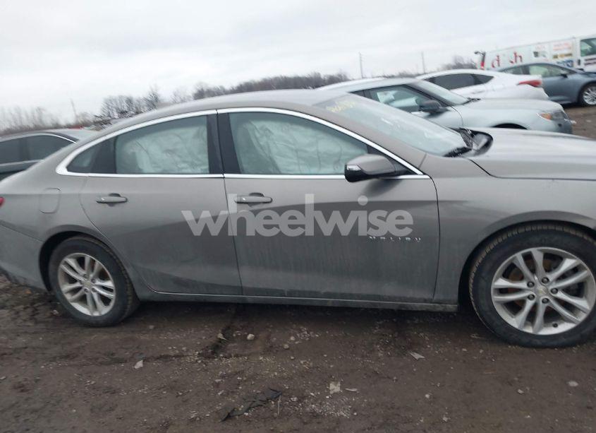 Photo 13 of 2018 Chevrolet Malibu LT (VIN 1G1ZD5ST9JF192168)