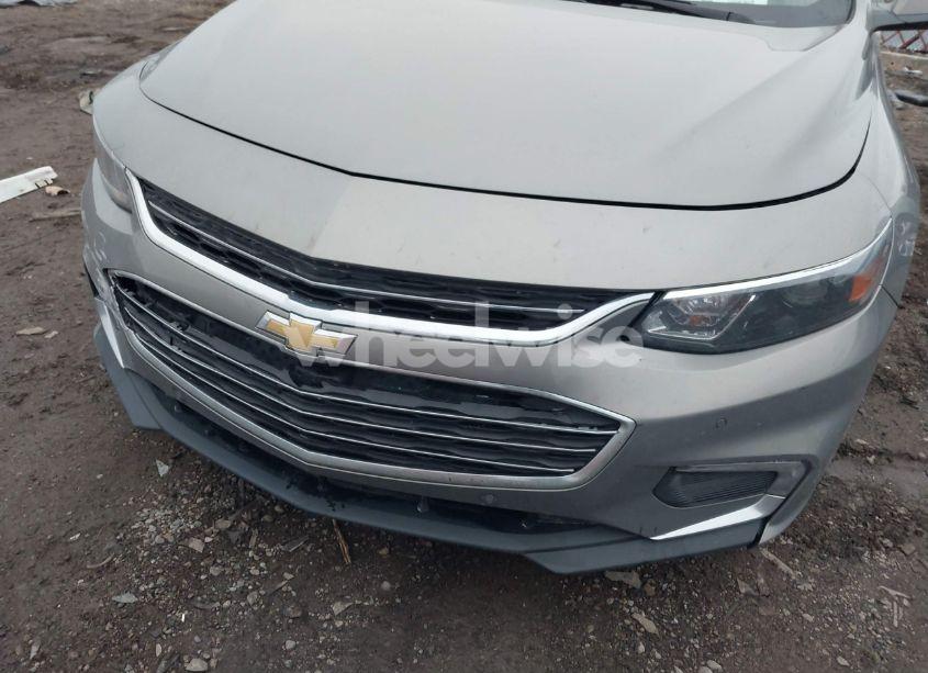Photo 6 of 2018 Chevrolet Malibu LT (VIN 1G1ZD5ST9JF192168)