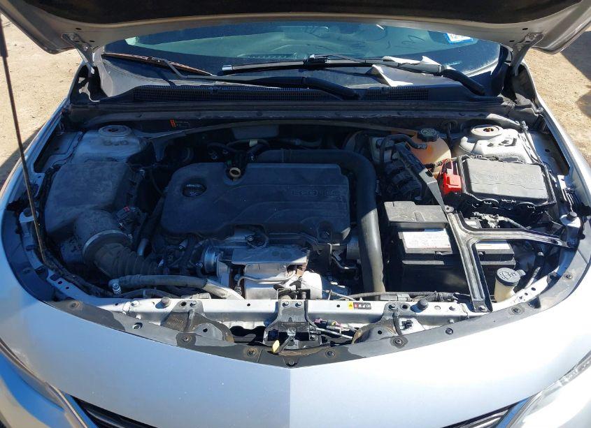 Photo 10 of 2018 Chevrolet Malibu LT (VIN 1G1ZD5ST9JF197693)