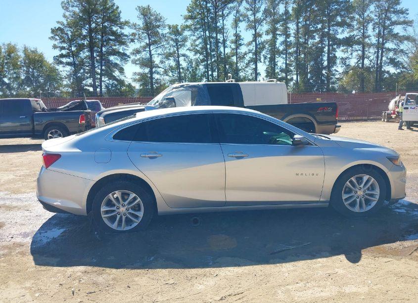 Photo 13 of 2018 Chevrolet Malibu LT (VIN 1G1ZD5ST9JF197693)