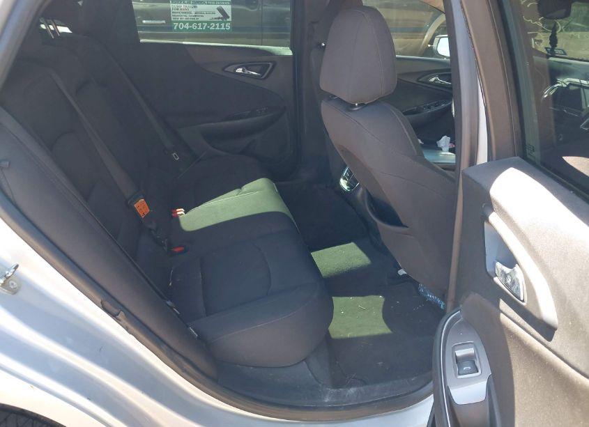 Photo 8 of 2018 Chevrolet Malibu LT (VIN 1G1ZD5ST9JF197693)