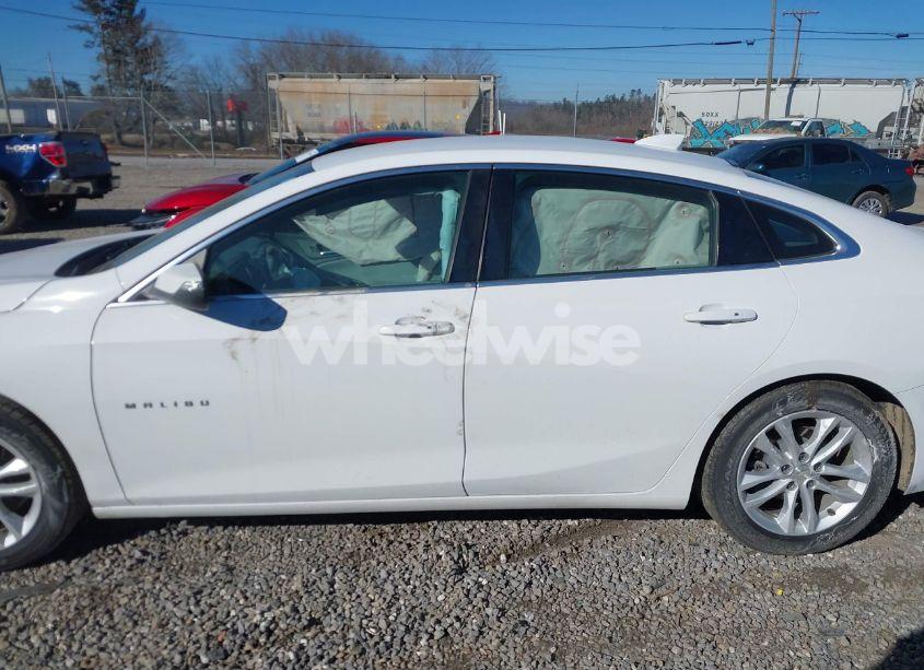 Photo 14 of 2018 Chevrolet Malibu LT (VIN 1G1ZD5ST9JF211222)