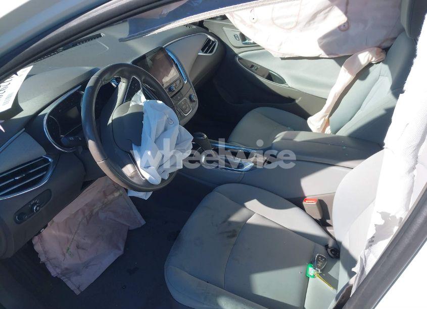 Photo 5 of 2018 Chevrolet Malibu LT (VIN 1G1ZD5ST9JF211222)